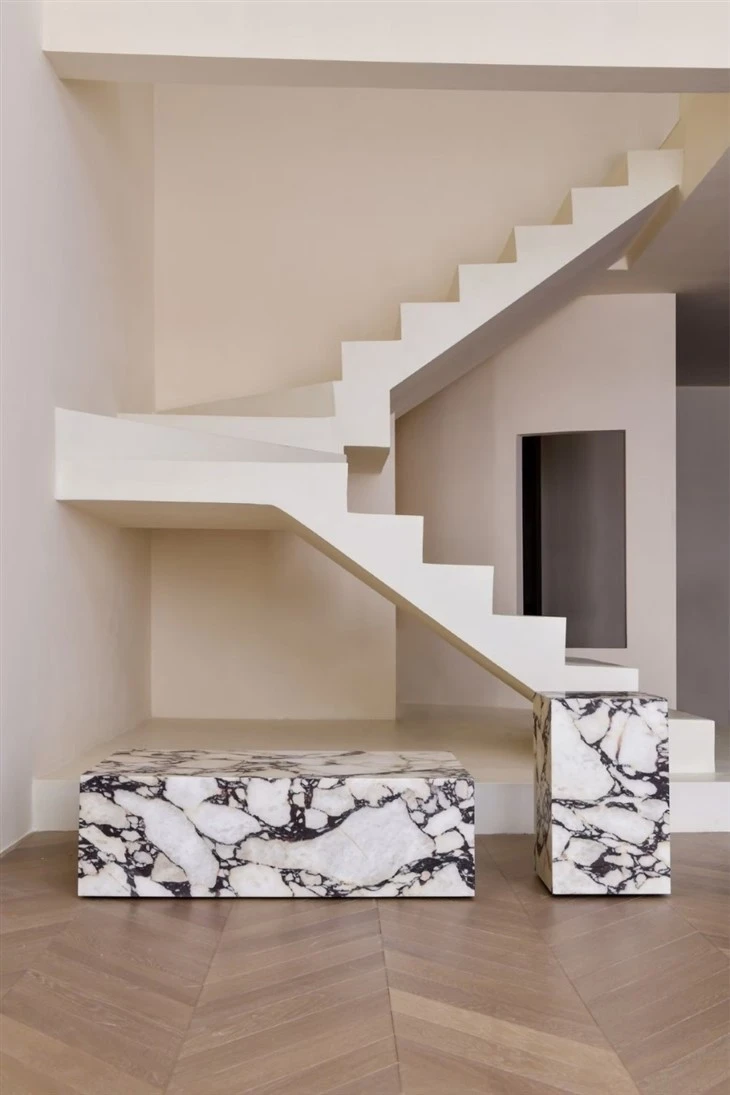 Luxury Calacatta Viola Marble Plinth